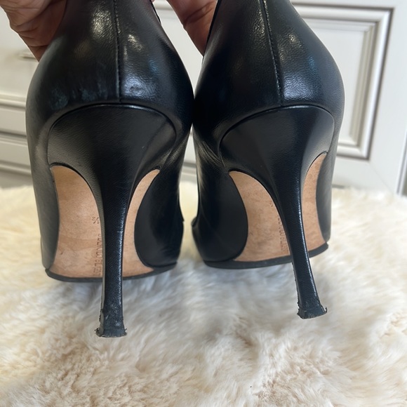 Manolo Blahnik Black heels! Chic! - Picture 4 of 5